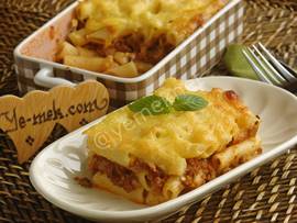 Fırında Beşamel Soslu Kıymalı Makarna